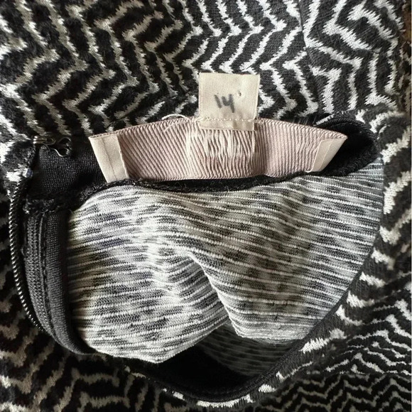 LOFT | NWOT | SLEEVELESS BLACK AND WHITE HERRINGBONE DRESS | SIZE: SMALL PETITE - Picture 10 of 10